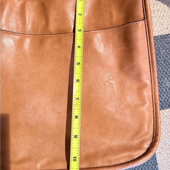 Source Unknown Tan Shoulder Bag with Vibrant Strap - Picture 2 of 4